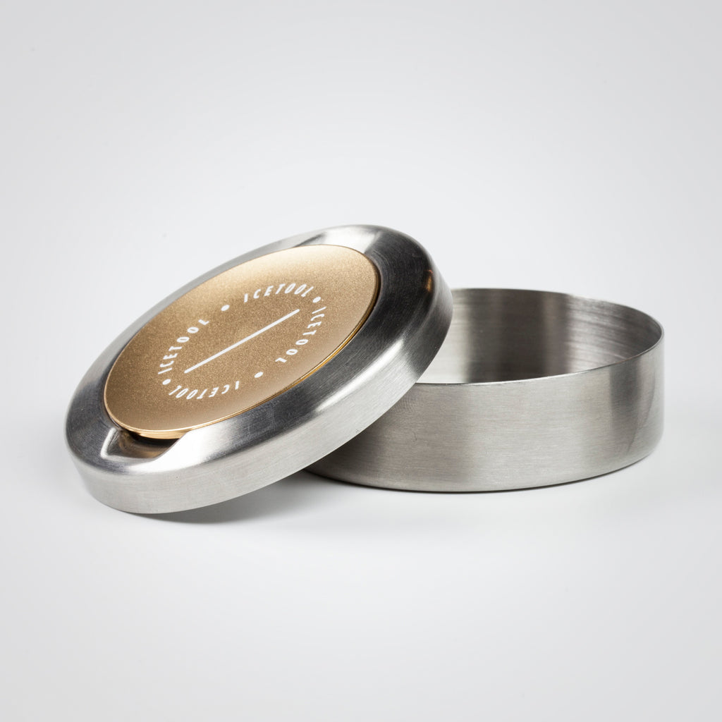 Champagne Icetool Cap Can with a lid and a separate container for used snus portions and nicotine pouches.