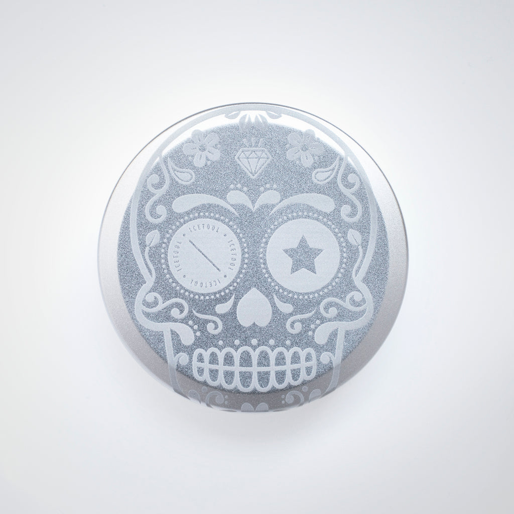Icetool Slim Can for portion snus and nicotine pouches. Silver color anodised aluminum with Sugar Skull graphics.