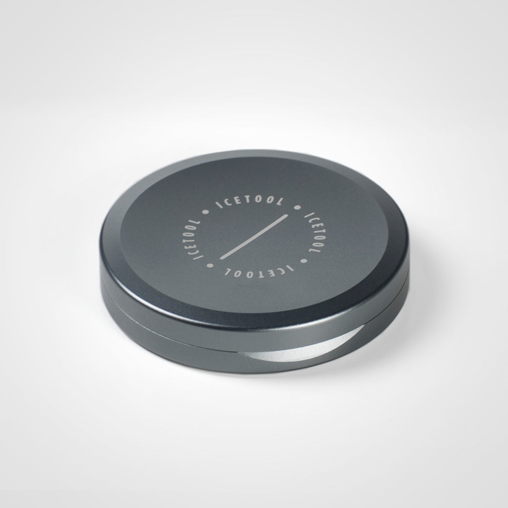 Icetool Slim Can for portion snus and nicotine pouches. Titan color anodised aluminum.